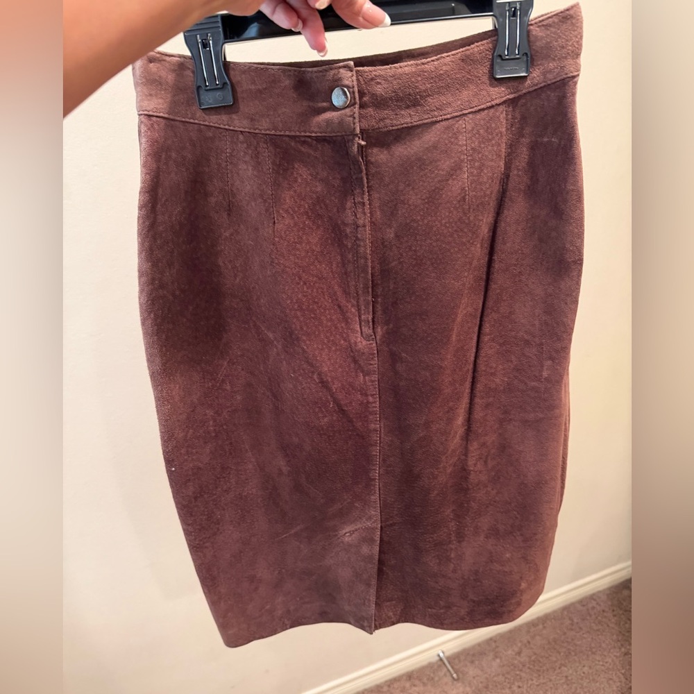 Elegant Brown Pencil Skirt - Picture 2 of 4